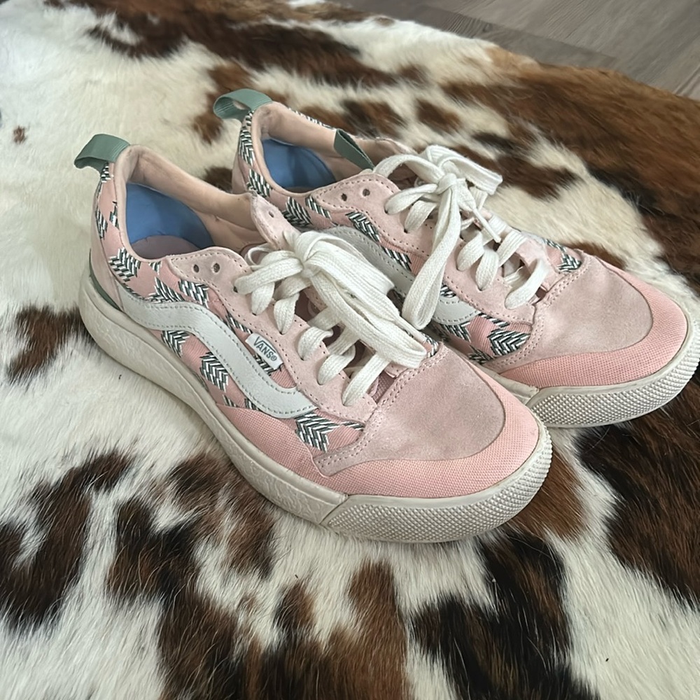 Vans Ultra range| size 8 | Pink & green